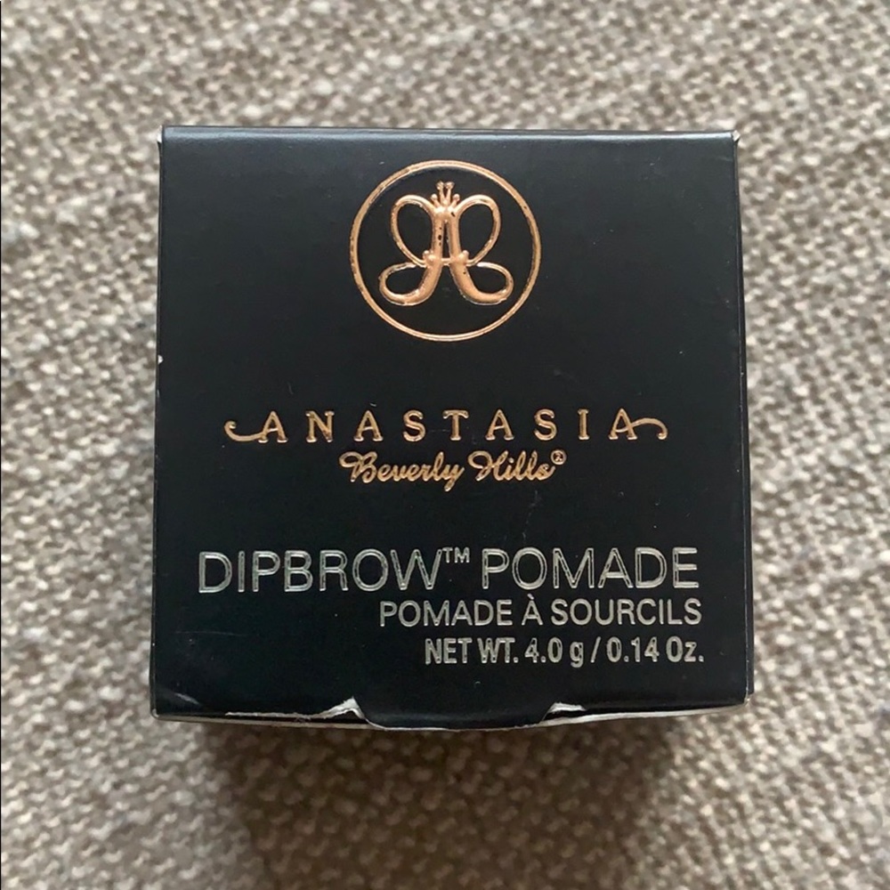 Dipbrow pomade for eyebrows